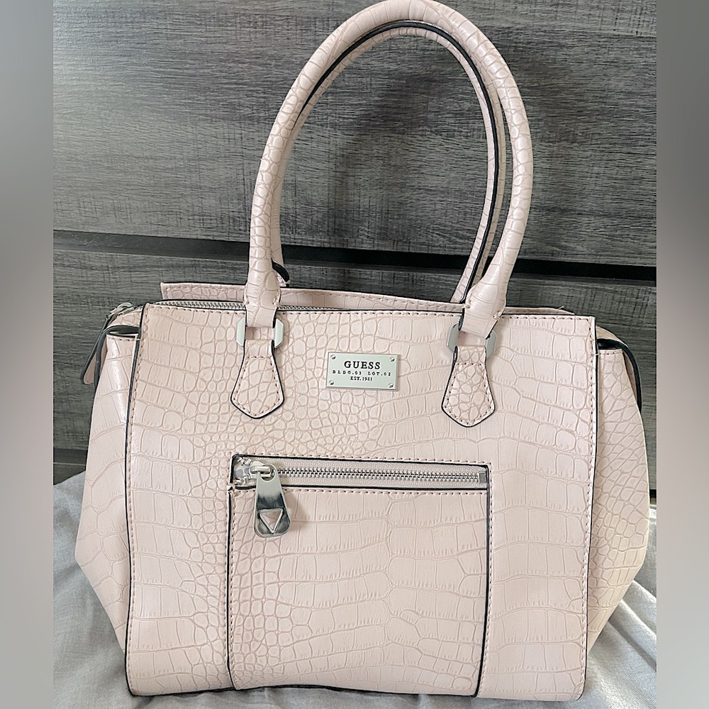 Guess hand bag, baby pink with alligator print